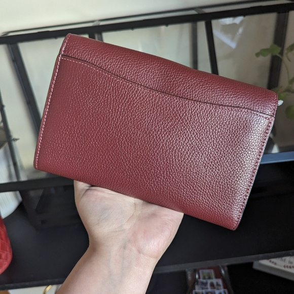 ❌SOLD❌Tabby Clutch Crossbody in Wine - Picture 3 of 4